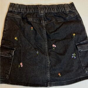 NWT girls cat & Jack Embroidered floral Black Denim Skirt high rise size XL(14)